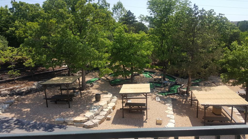 The Park At Foxborough Hotel Branson Exterior photo